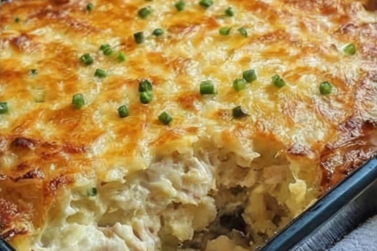 Hashbrown Chicken Casserole – The Creamy Comfort Dish That Feeds a Crowd