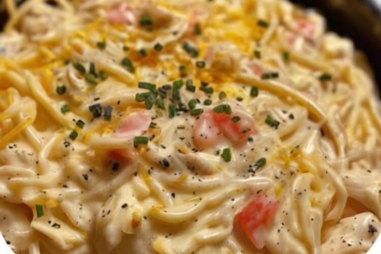 Creamy Crockpot Chicken Spaghetti