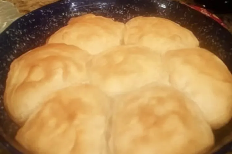 Memaw’s Cathead Biscuits – Big, Fluffy Southern Buttermilk Biscuits